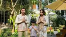 Raffi Ahmad dan Nagita Slavina semakin hari semakin menunjukan keharmonisannya. Semakin jauh dari kabar miring, kehidupan mereka makin bahagia terlebih dengan aksi menggemaskan buah hatinya, Rafathar. (Instagram/raffinagita1717)