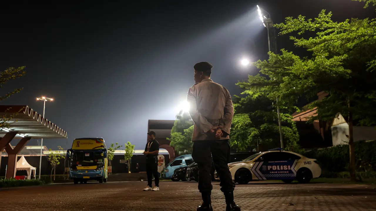 Foto: Lapangan THOR Steril, Petugas Keamanan Berjaga Ketat di Lokasi Latihan Timnas Indonesia U-17