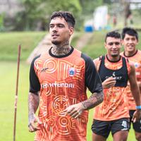 Shayne Pattynama Sudah Tak Sabar Jalani Laga Derby Klasik Persija Jakarta vs Persib Bandung