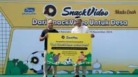 “Dari SnackVideo untuk Desa” Beri Satu Set Gawang Guna Berdayakan Warga Cisauk
