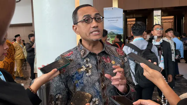 Kepala Eksekutif Pengawas Pasar Modal, Keuangan Derivatif, dan Bursa Karbon OJK, Hasan Fawzi. (Liputan6.com/Tira)
