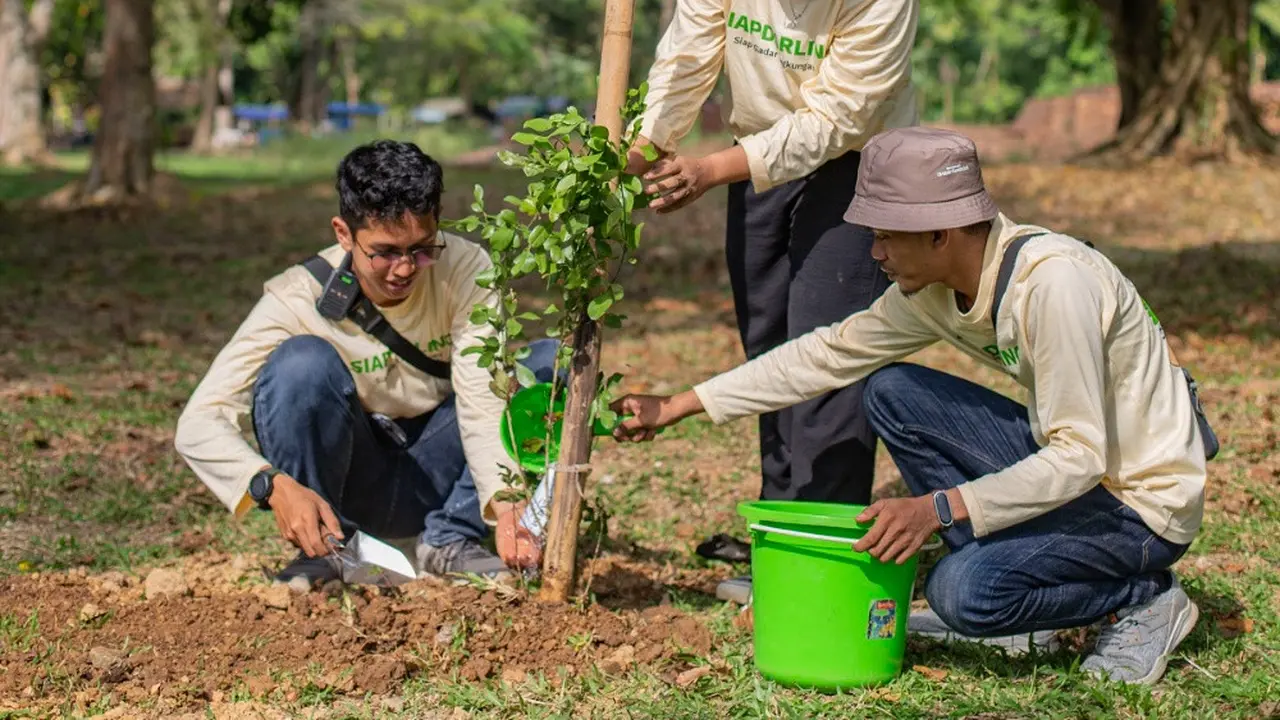 Makin Melek Pelestarian Lingkungan, Ribuan Mahasiswa Terjun Langsung Tanam Ribuan Bibit Pohon di Beberapa Titik