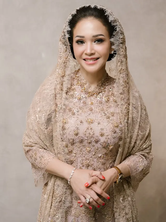 9 Gaya Maia Estianty dan Mulan Jameela di Pengajian Pernikahan El Rumi, Memukau