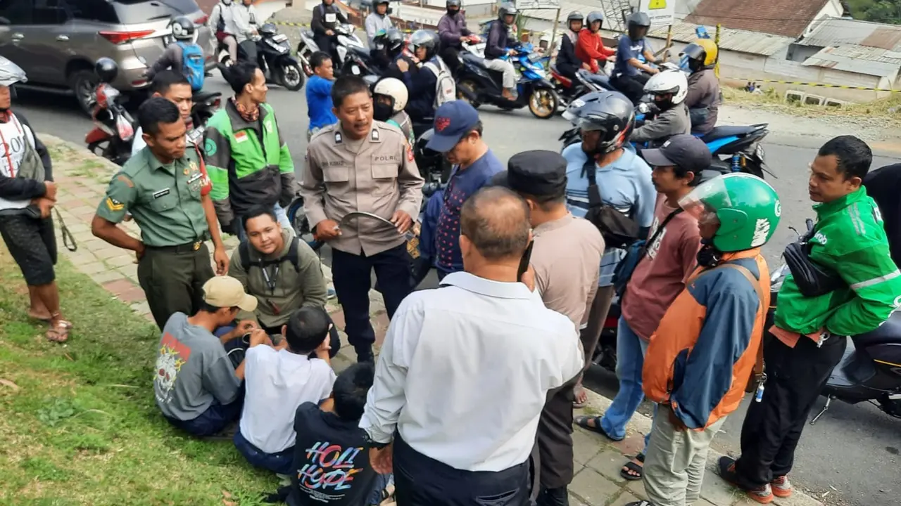 Belasan Pelajar SMP di Bogor Terciduk Hendak Tawuran di Kuburan China