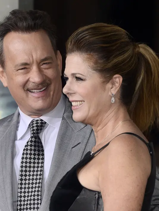 Pasangan serasi ini setuju jika mereka berdua menikah untuk alasan yang benar. Perasaan mereka yang kuat dan terikat ketika sedang bersama membuat hubungan Tom dan Rita semakin kuat. (Bintang/EPA)