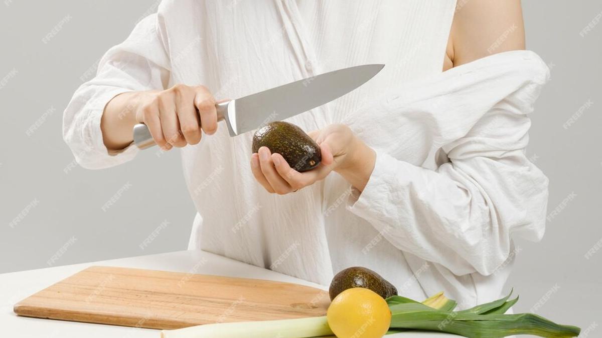 Panduan Lengkap Merawat Pisau Dapur agar Tetap Tajam dan Awet!