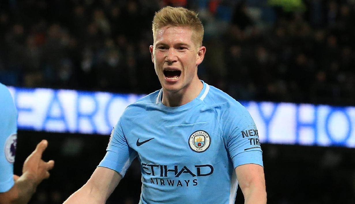 Pemain Manchester City, Kevin De Bruyne (kanan) menempati peringkat keenam pencetak gol terbanyak tim, yakni dengan koleksi tujuh gol hingga pekan ke-34 Premier League. (AFP/Lindsey Parnaby)