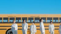 Scene di video musik BTS, Yet To Come, yang mereferensi klip mereka sebelumnya, No More Dream. (dok. tangkapan layar YouTube HYBE LABELS)