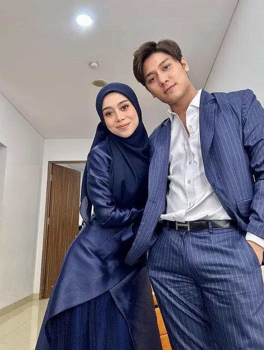 Tidak hanya menjunjung sportivitas, tinju dari kalangan selebriti ini juga menjadi tontonan menghibur. Beberapa selebriti telah tanding tinju di atas ring. [Instagram/lestikejora]