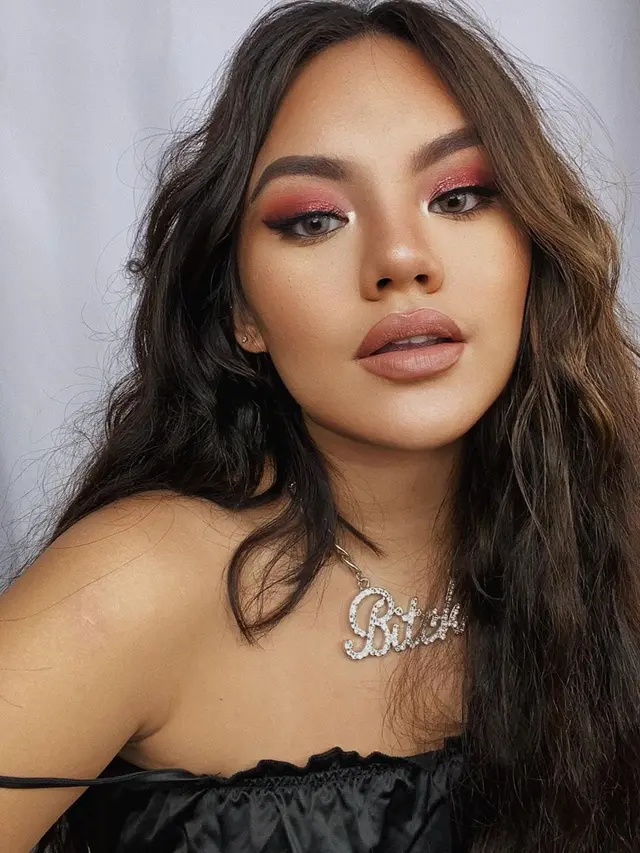 Disebut Mirip Barbie, Ini 6 Pesona Shafa Harris yang Bikin Pangling