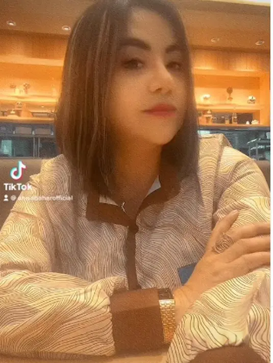 <p>Oleh karena itu, Annisa Bahar kini semakin percaya diri dengan penampilannya. (Foto: instagram.com @anisa_bahar_new)</p>