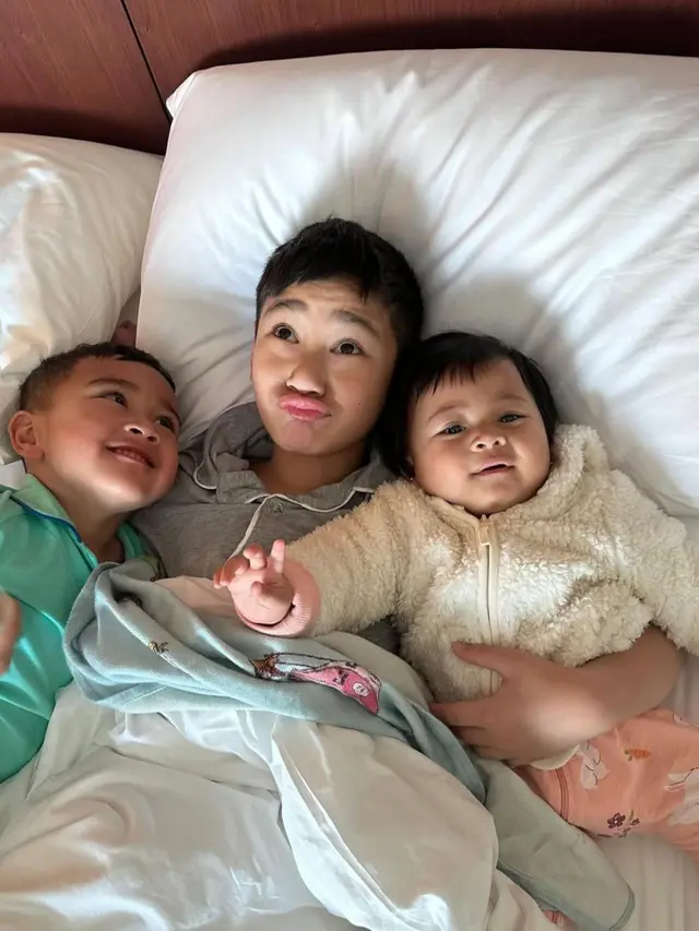 Potret harmonis Rafathar, Rayyanza, dan Lily. (credit: instagram.com/raffinagita1717)