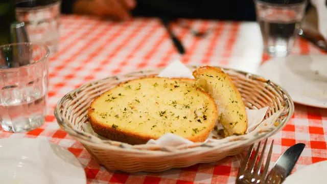 garlic bread