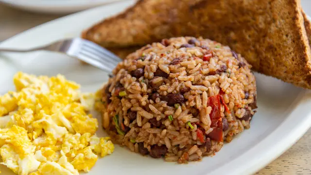 Kapan Sih Waktu yang Tepat Makan Nasi untuk Menunjang Diet Sehat Sehari-hari?