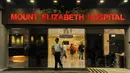 Di Rumah Sakit Mount Elizabeth, Olga Syahputra menghembuskan nafas terakhirnya, Singapura, Pada pukul 16.17 wib, Jumat (27/3/2015).(AFP Photo/Roslan Rahman)