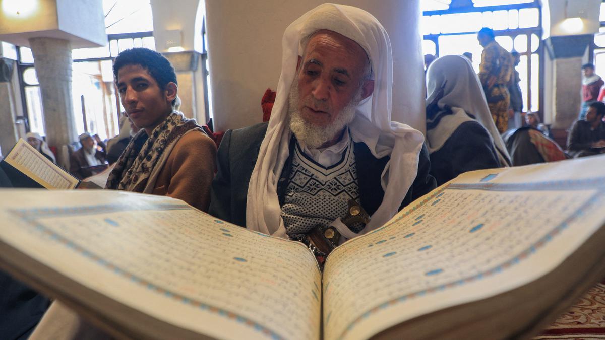 Surat Al-Baqarah Ayat 284-286: Arab, Latin, Arti, dan Tafsir Lengkap