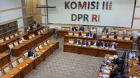 Komisi III DPR akan menggelar uji kelayakan dan kepatutan atau fit and proper test, calon pengganti Hakim Mahkamah Konstitusi (MK) Arief Hidayat yang akan segera memasuki usia pensiun. (Foto: Liputan6.com/Delvira Hutabarat).