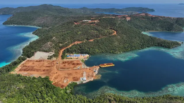 Merawat Raja Ampat, Surga Kecil yang Jatuh ke Bumi