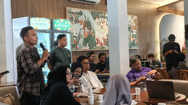 Penanya dari Universitas Universitas Medina Alta, Daniel Stephen.