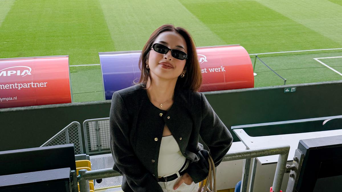 Potret Jennifer Coppen Nonton Justin Hubner Bertanding di Stadion