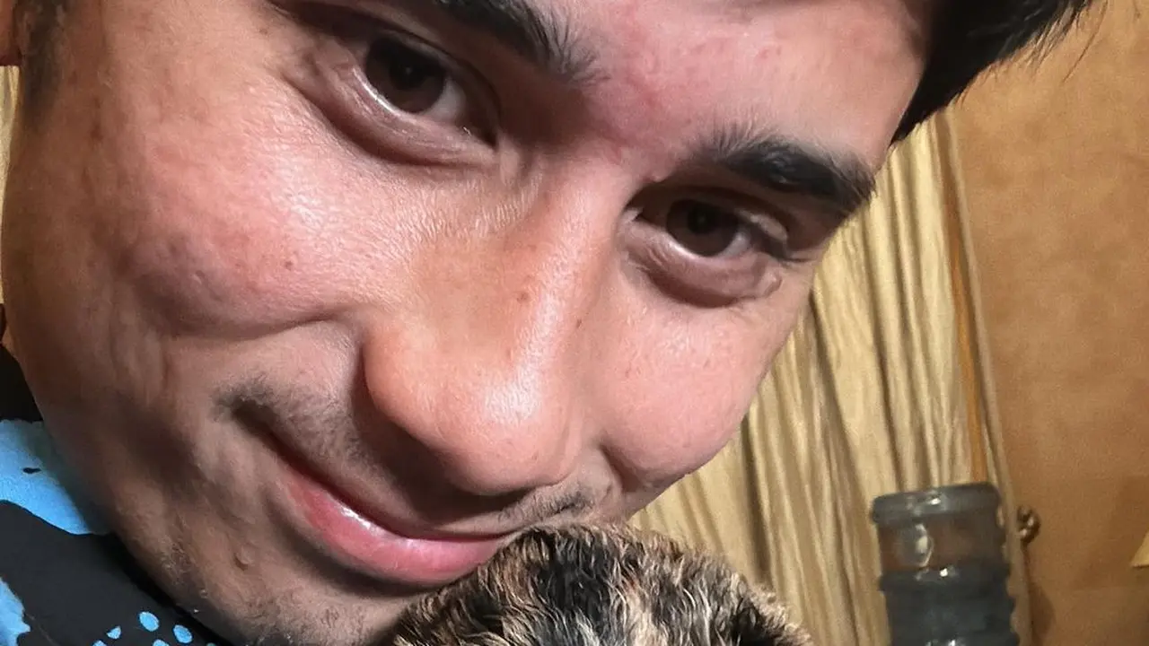 Alshad Ahmad dan Cenora