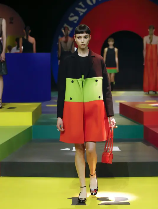 Saat menjadi Direktur Kreatif Dior, March Bohan sempat menyoroti koleksi Slim Look pada tahun 1961. Koleksi yang sempat dinilai sebagai perubahan mode. Foto: Document/Dior.