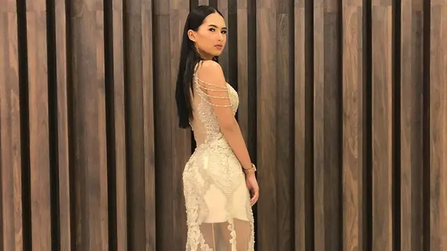 Kerap Bergaya Kasual, Ini 7 Potret Soraya Rasyid dengan Gaun Menawan