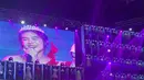 Gaby menjadi member generasi 1 terakhir yang menyatakan lulus dari JKT48. Dedikasinya selama satu dekade terbayar tuntas di konser Heaven. Momen nostalgia yang bikin haru terjadi, saat rekan-rekan Gaby di generasi 1 turut hadir meramaikan konser perayaan 10 tahun JKT48 dan juga kelulusan dari Gaby Warouw. (Liputan6.com/IG/@jkt48gaby)