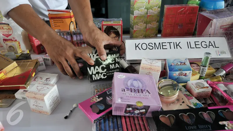 20160825-BPOM Bakar 300 Ribu Lebih Produk Pangan dan Kosmetik Ilegal-Jakarta