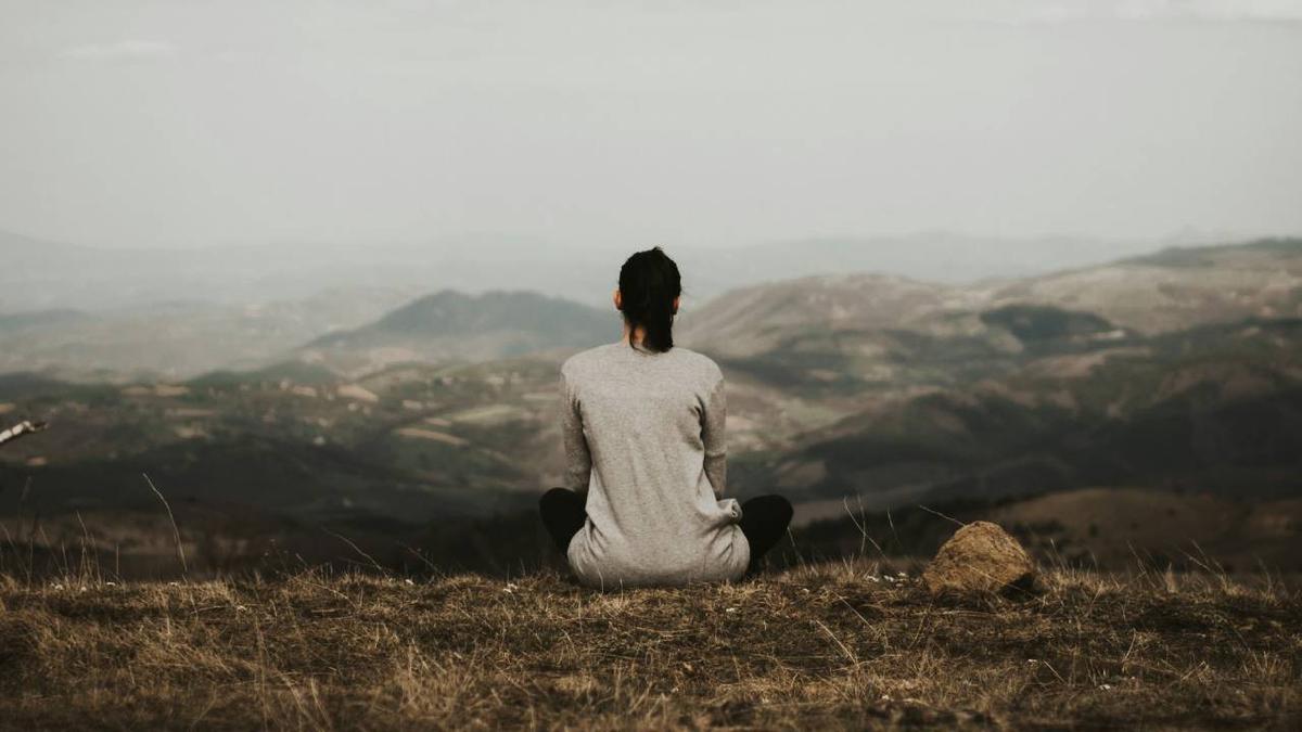 Cara Menenangkan Pikiran: Panduan Lengkap untuk Mengatasi Stres dan Overthinking