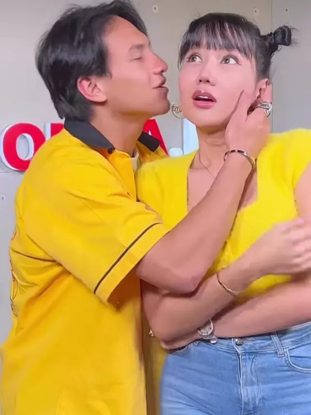 [Fimela] Netizen Sebut Ini Muhrim, Begini 6 Potret Mesra Lucinta Luna dan Jefri Nichol