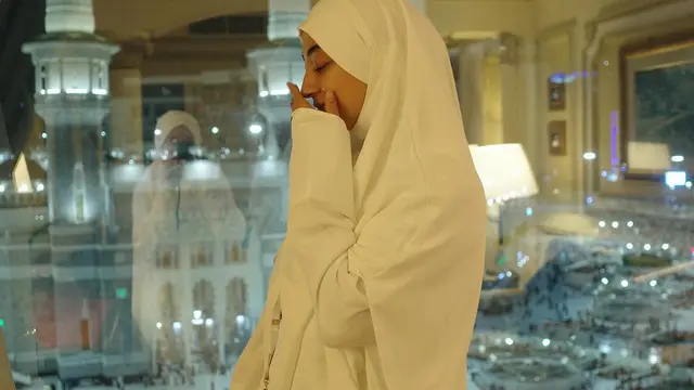 Margin Wieheerm Jalani Ibadah Umrah Sendiri Tanpa Ali Syakieb (credit: instagram/marginw)