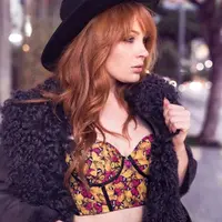 Bustier. (via: naja.co)