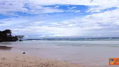 Citizen6, Makasar:Tanjung Bira terletak di Bira, sebelah selatan Propinsi Sulawesi Selatan. Pantai ini sangat tenang dan asri, mengingat lokasinya yang berjarak 4-5 jam perjalanan dari pusat Kota Makasar. (Pengirim: Juny Angan Pratama)