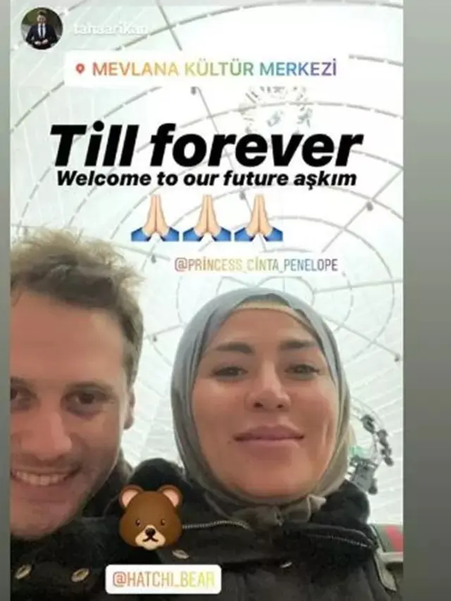 Resmi Menikah, Ini 6 Momen Manis Cinta Penelope dan Suami Bulenya
