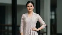 9 Model Kebaya Brokat Kombinasi Satin Modern, Tampil Elegan Setiap Acara