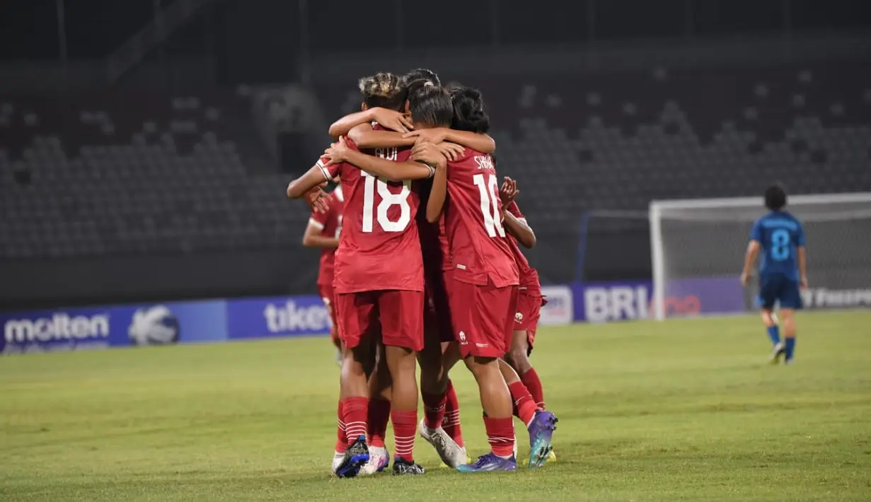 <p>Gol striker putri Indonesia, Claudia Scheunemann tak cukup membantu skuad Garuda Pertiwi lolos ke final. (FOTO: Dok. PSSI)</p>