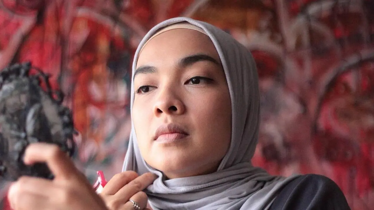 Tika Bravani dan gaya berhijabnya (Instagram/tikabravani)