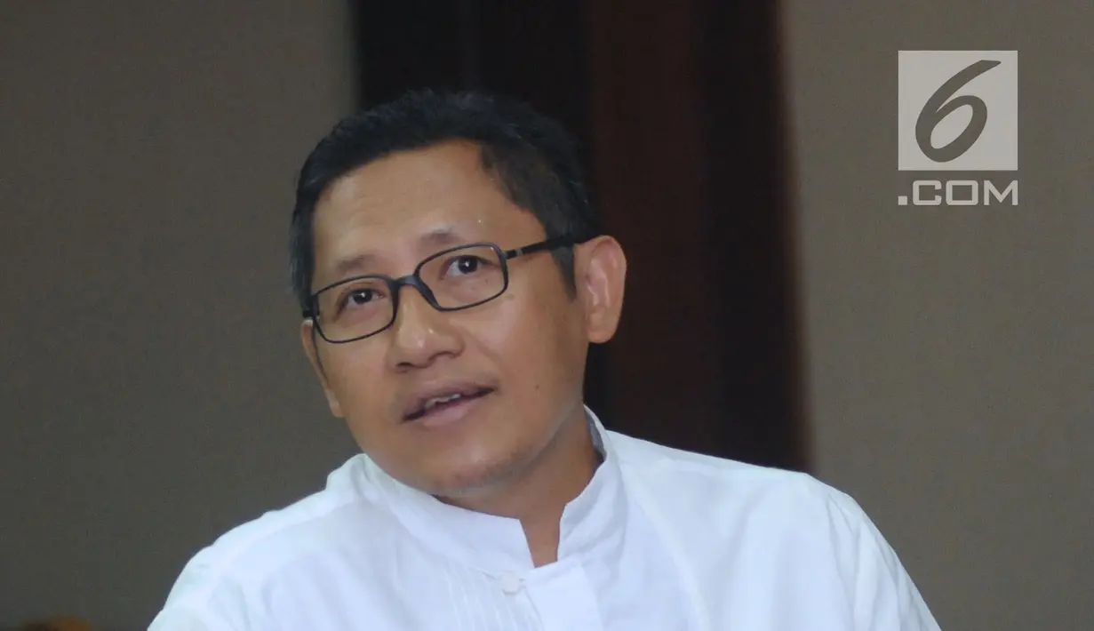 <p>Anas Urbaningrum jelang mengikuti sidang perdana pengajuan PK kasus korupsi dan pencucian uang proyek P3SON Hambalang di Pengadilan Tipikor, Jakarta, Kamis (24/5). Sebelumnya, MA menolak kasasi yang diajukan Anas. (Liputan6.com/Helmi Fithriansyah)</p>