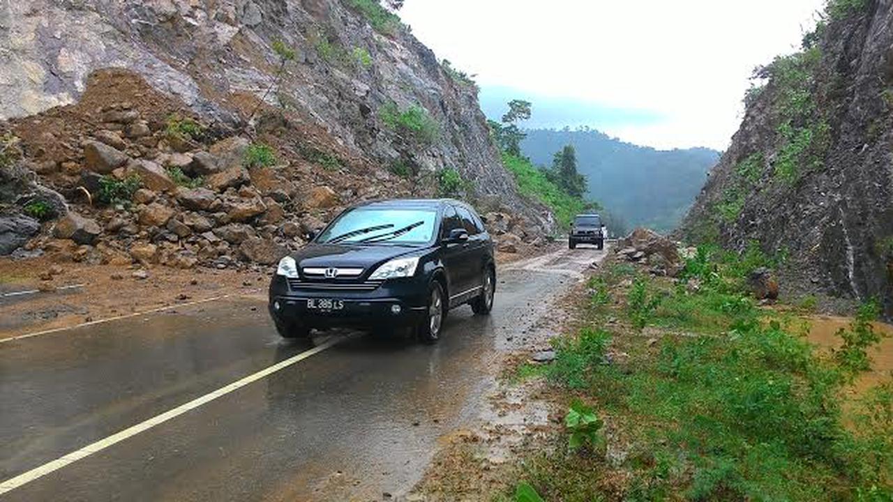 1 Kecamatan di Aceh Besar Terkepung Longsor