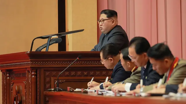 Sukses Luncurkan Rudal Balistik, Kim Jong-un Beri Penghargaan kepada Ilmuwan