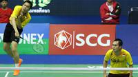 Hendra Setiawan / Mohammad Ahsan merebut tiket semifinal Thailand Masters berkat kemenangan atas pasangan Malaysia, Goh V Shem/Tan Wee Kiong, Kamis (11/2/2016). (PBSI)