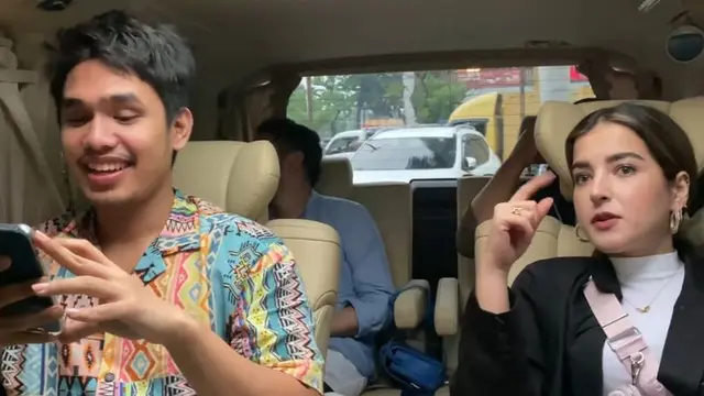 Tasya Farasya dan Manajernya (Sumber: Youtube.com/Tasya Farasya)
