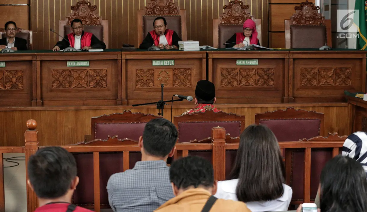 Suasana saat Wakil Ketua DPR Fahri Hamzah menjadi saksi sidang lanjutan kasus penyebaran berita bohong atau hoaks dengan terdakwa Ratna Sarumpaet di PN Jakarta Selatan, Selasa (7/5/2019). Menurut Fahri, sidang ini mubazir atau sia-sia. (Liputan6.com/Faizal Fanani)