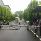 Pemerintah Kota Bogor membatasi aktivitas warga Perumahan Griya Melati, Kelurahan Bubulak, Kecamatan Bogor Barat, Kota Bogor.