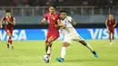 Oldemar Castillo memaksimalkan kesalahan pemain belakang Indonesia untuk membawa Panama memimpin pada injury time bebek pertama. (Doc. LOC WCU17/NFL)