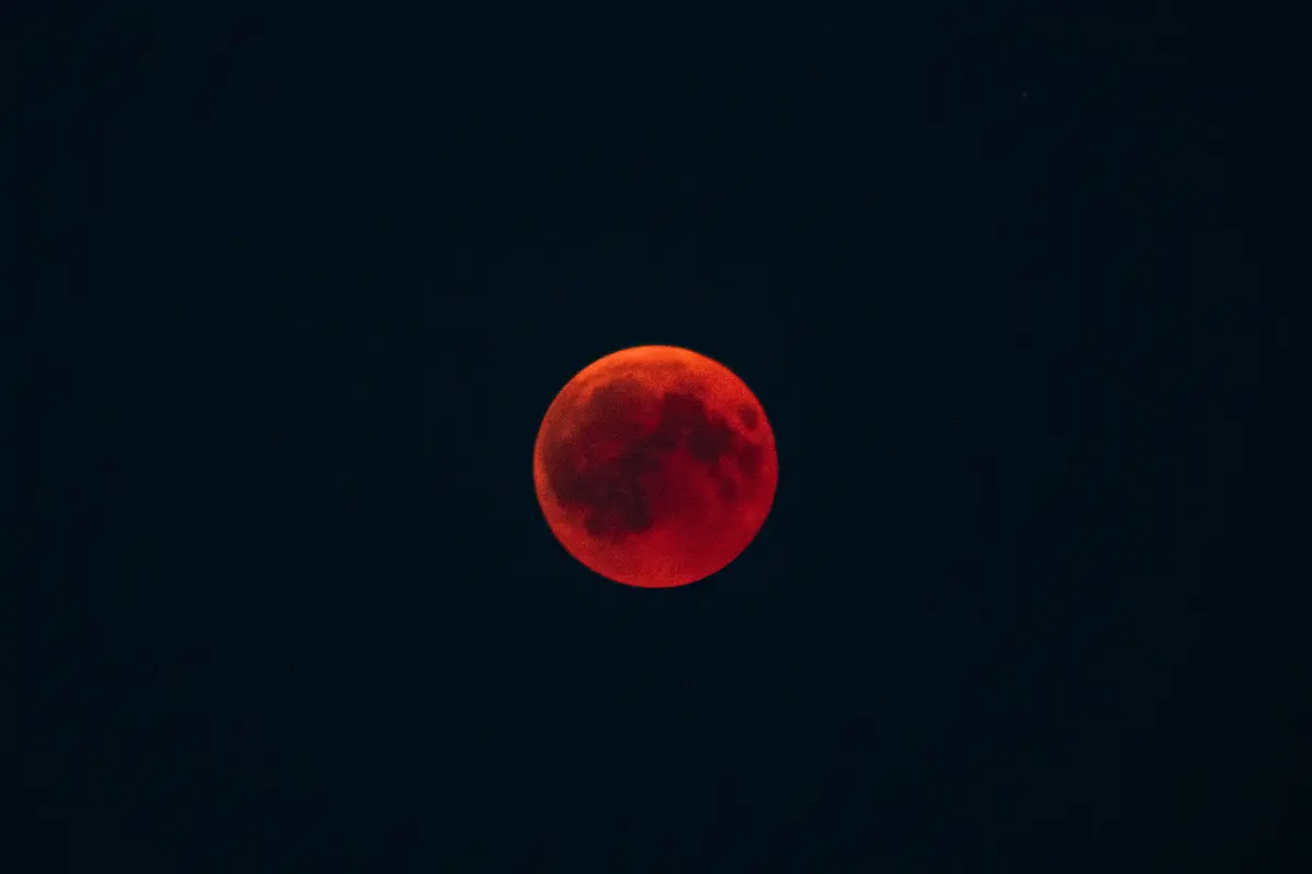 7 Fakta Menarik Super Blood Moon 2021, Terjadi Hanya 195 Tahun Sekali