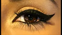 Tutorial riasan mata dengan eyeliner (Sumber: Selenalundstrom.com)