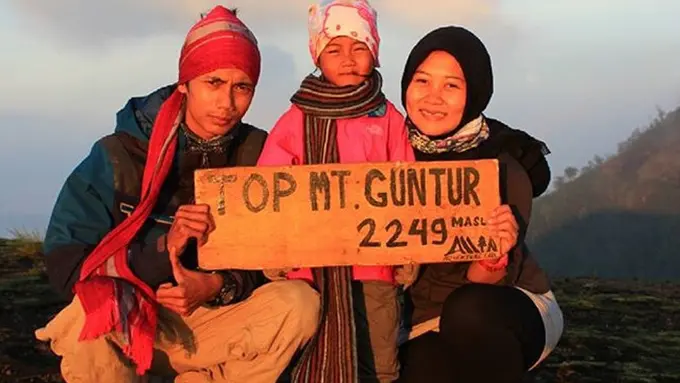 [Bintang] Mendaki Gunung