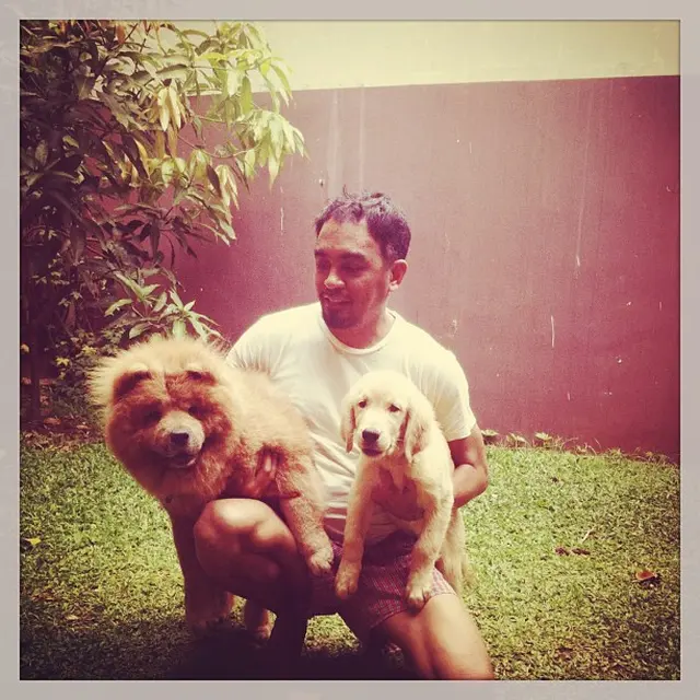 Potret kebersamaan Glenn Fredly dengan peliharaannya